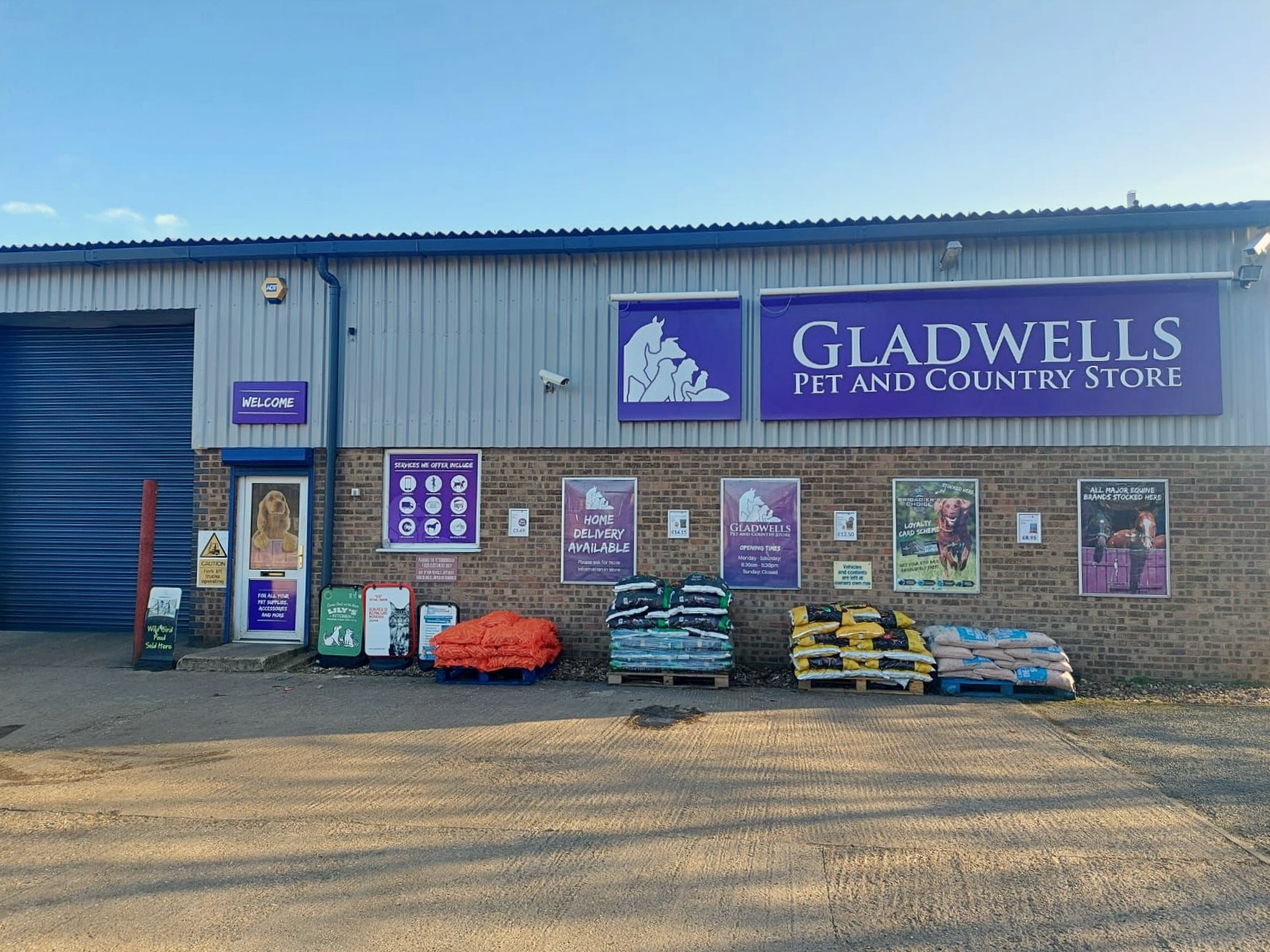 Gladwells Pet & Country Store Peterborough Pet food supplies